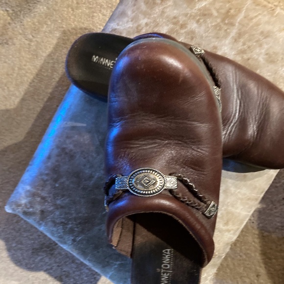 Minnetonka Concho Mule - Picture 3 of 6